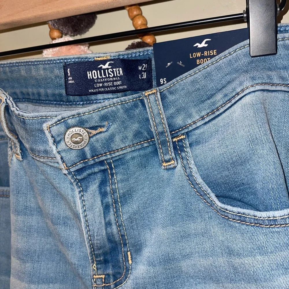 Hollister Low Rise Boot Cut Jeans  size 9S  W29 L30 NWT - Picture 3 of 4